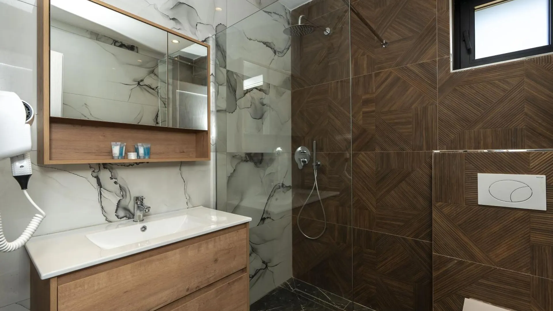 Hotel 5 Stinet Koman
