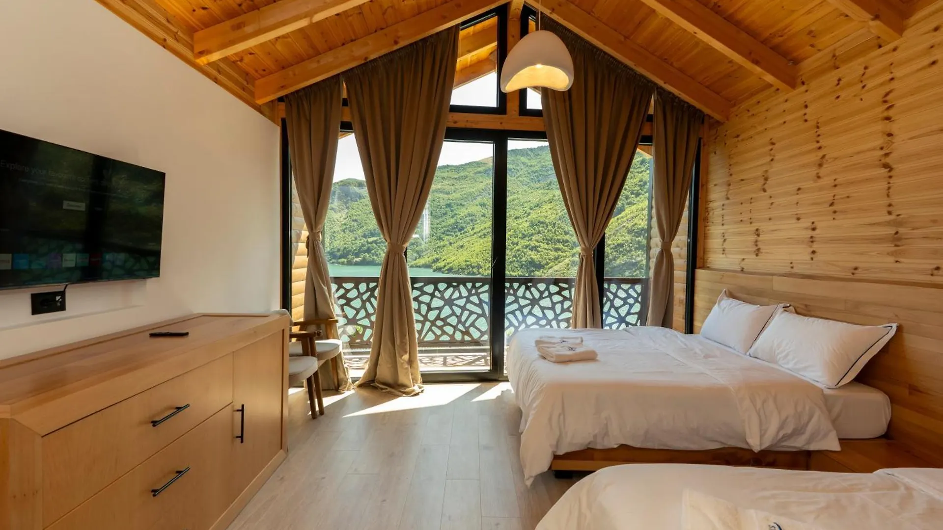 Hotel 5 Stinet Koman