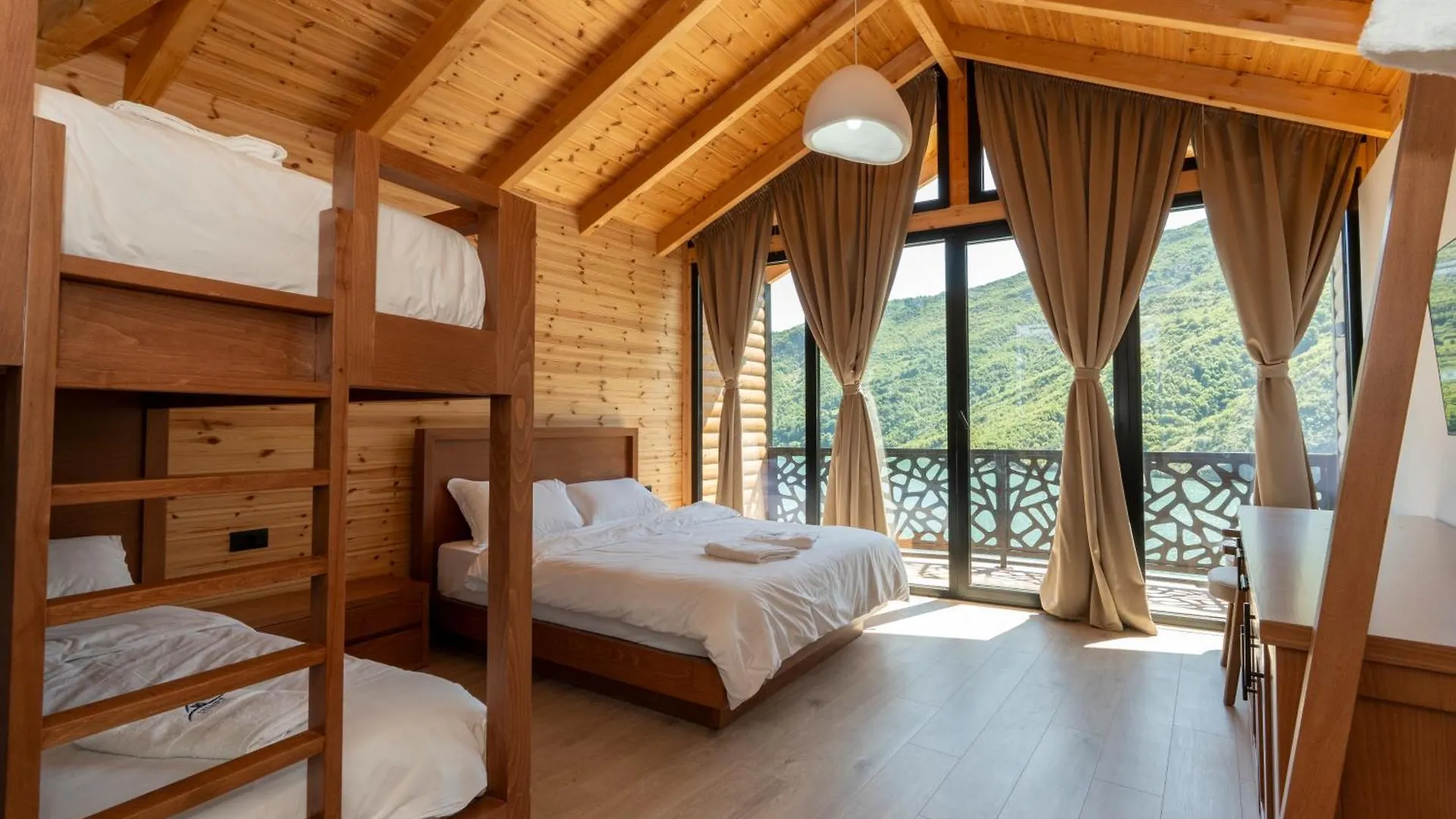 Hotel 5 Stinet Koman