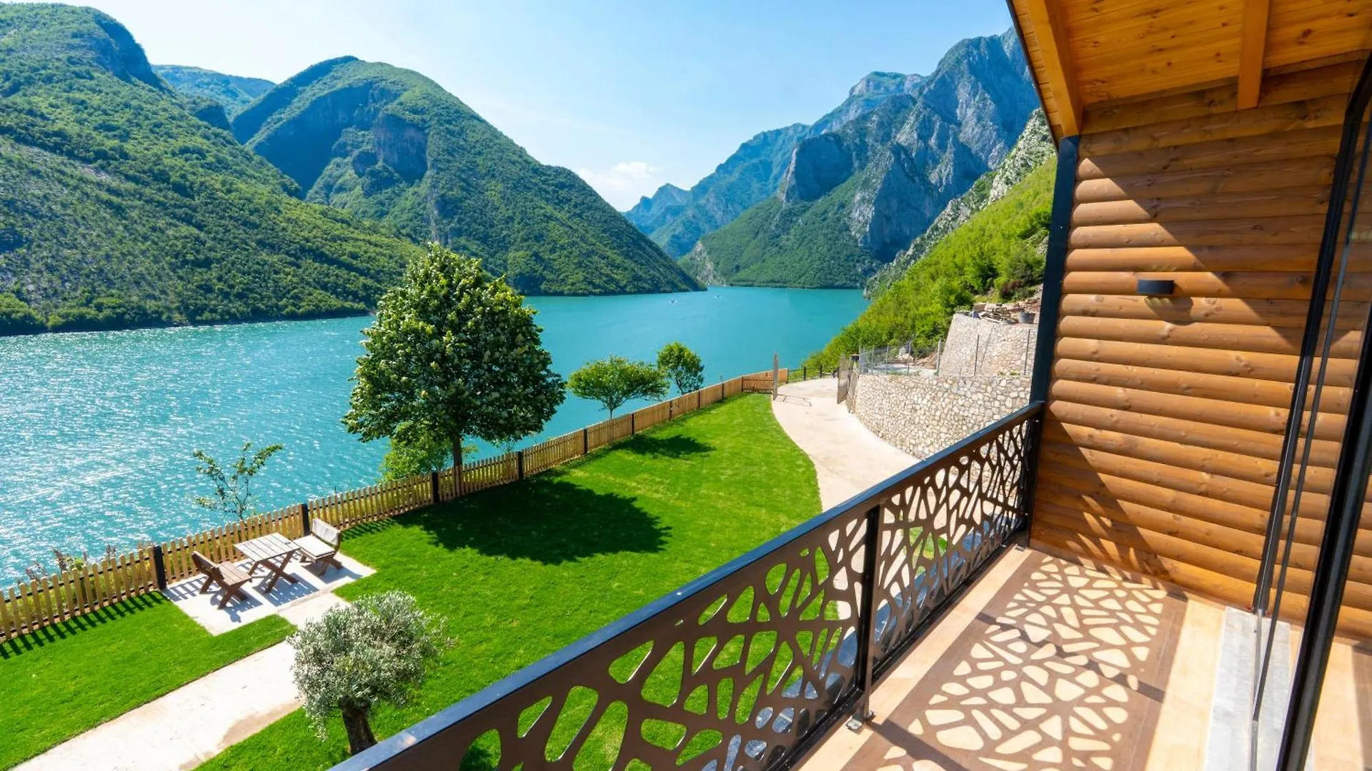 Hotel 5 Stinet Koman